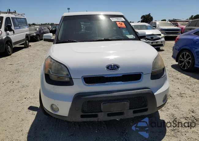 KNDJT2A21B7705164: 67798644