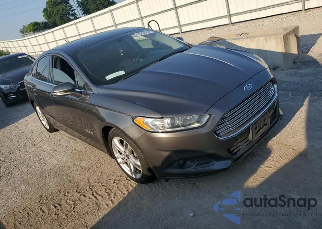 3FA6P0LU3GR304735: 80664304