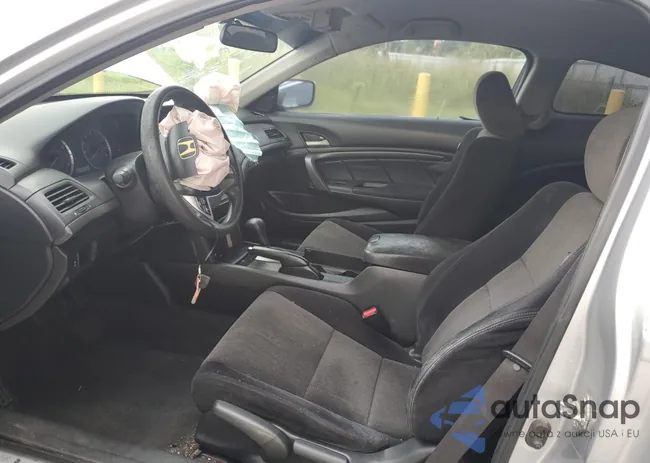 1HGCS12318A028966: 69017335