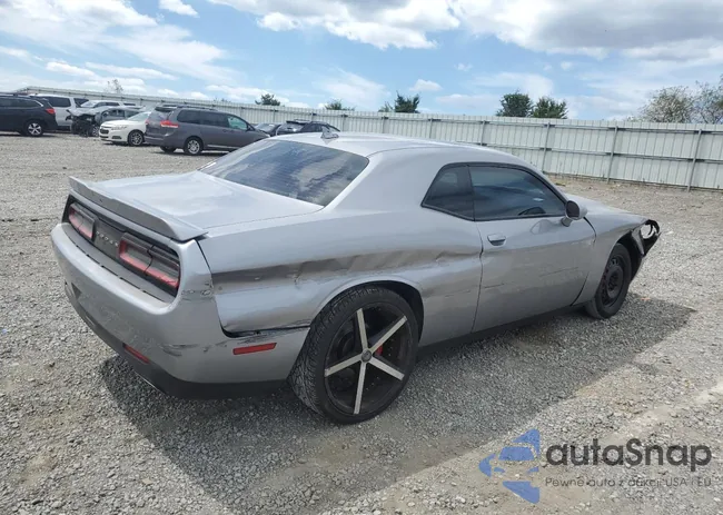 2C3CDZAG6GH279773: 70118215