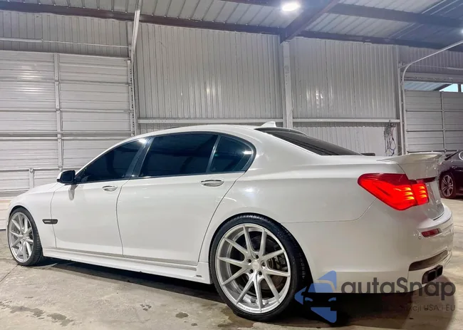 WBAKB8C58ACY64395: 68226865