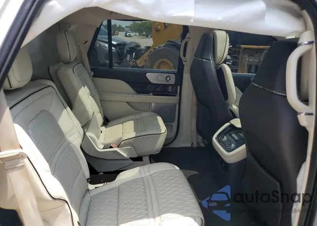 5LMJJ2TT8KEL04372: 69137875