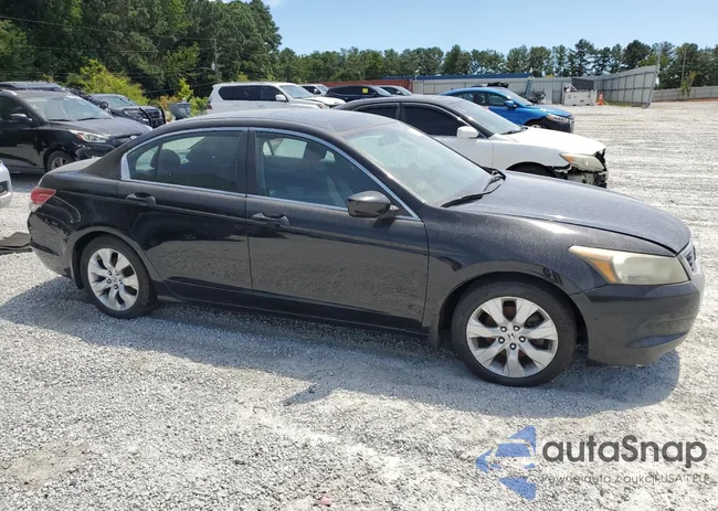 1HGCP2F71AA068880: 70268255