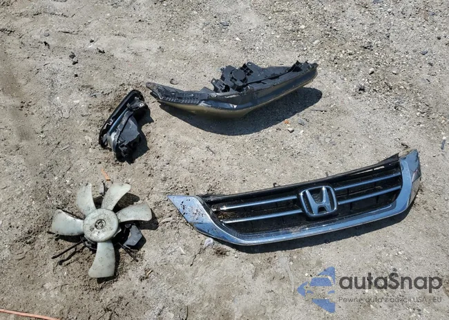 1HGCR3F89DA008617: 70284815