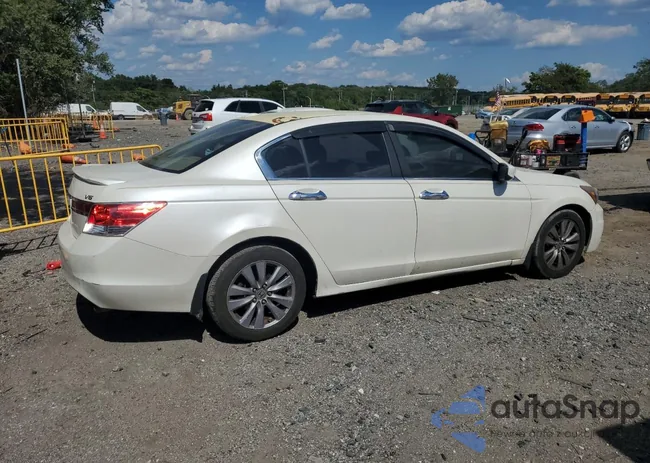 1HGCP3F87BA001734: 70637005