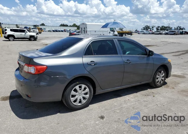 2T1BU4EE5DC961732: 67700345