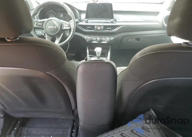 3KPF24AD3PE531353: 70886345