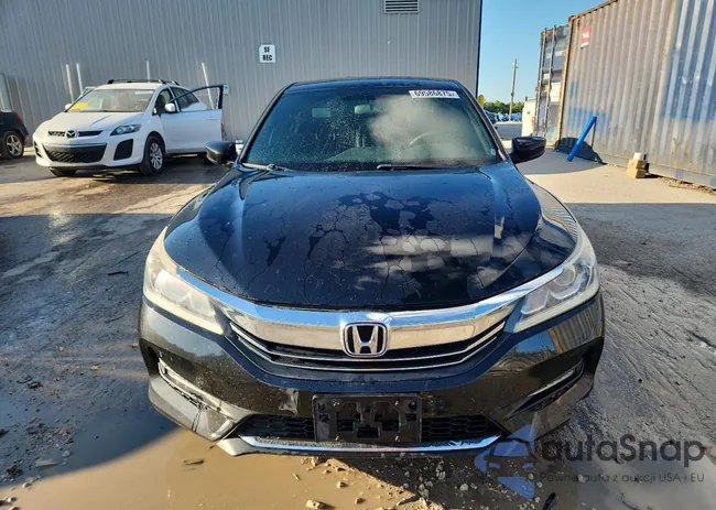 1HGCR2F56GA017165: 69586875