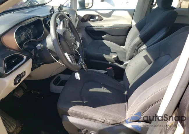 2C4RC1DG8HR521853: 70358015