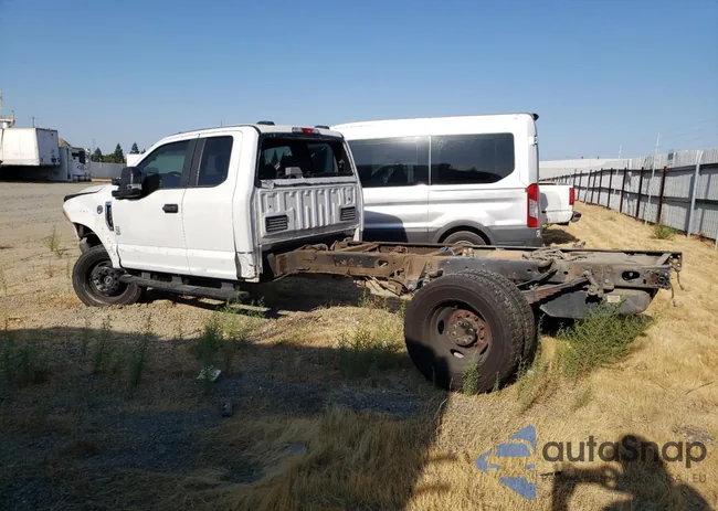 1FD0X5HT5LED79944: 52001775