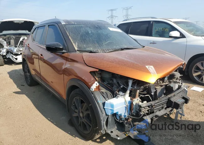 3N1CP5DV8LL576568: 64700885