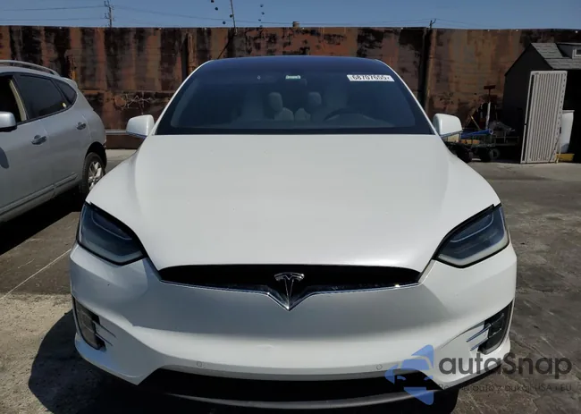 5YJXCBE48GFS00942: 68707655