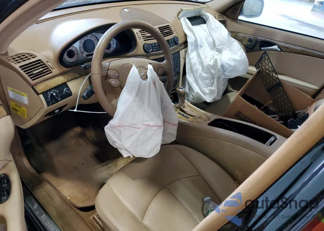 WDBUF56X18B215516: 69861885