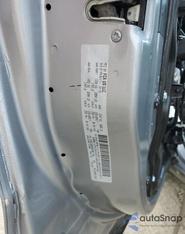 2C4RC1BG6KR561052: 67742965