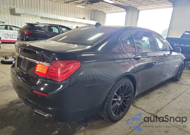 WBAKC8C57CC436995: 69252105