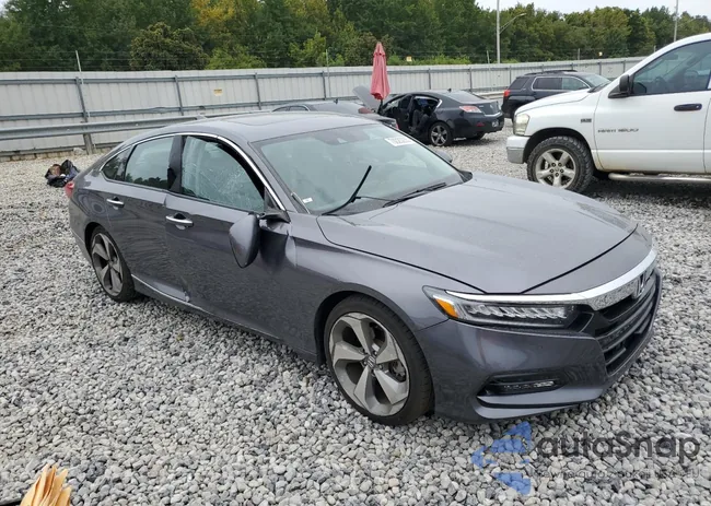 1HGCV2F90KA030596: 70020235