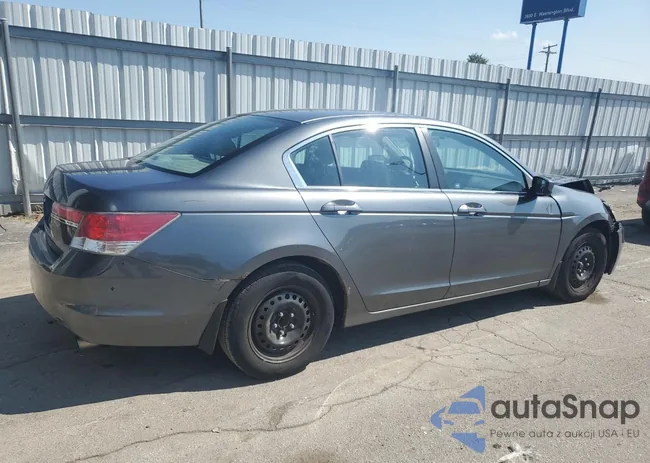 1HGCP2F32BA065422: 68850175