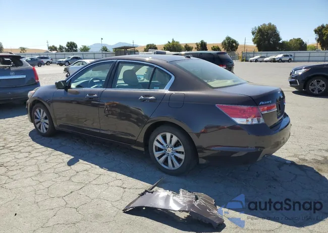 1HGCP2F86BA025212: 68814215