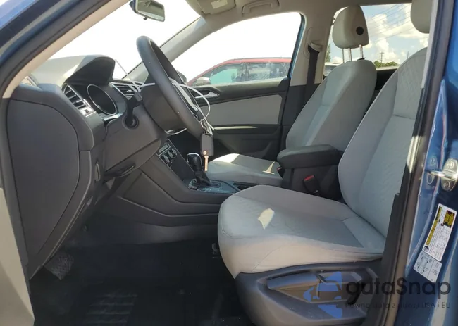 3VV1B7AX6JM120615: 68728245