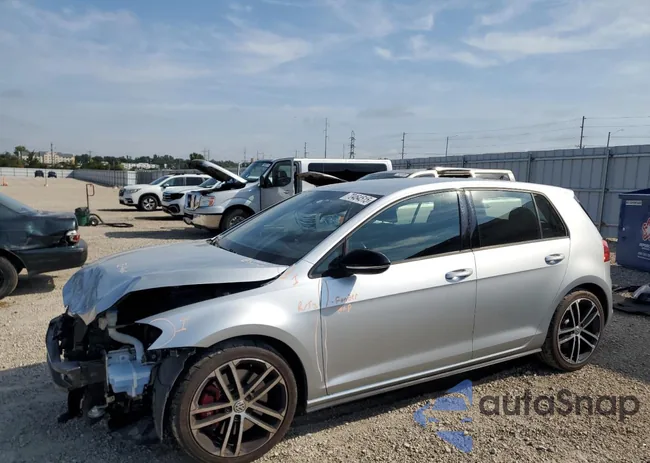 3VW447AUXHM028054: 70464515