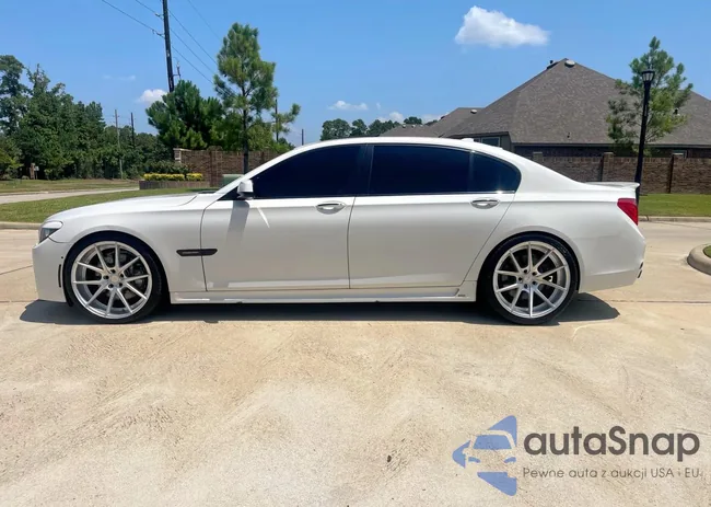 WBAKB8C58ACY64395: 68226865