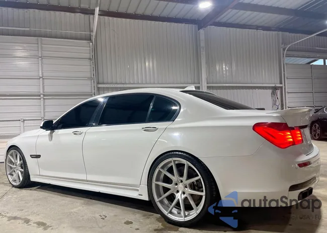 WBAKB8C58ACY64395: 68226865