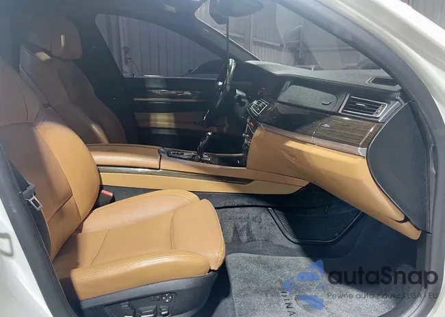 WBAKB8C58ACY64395: 68226865