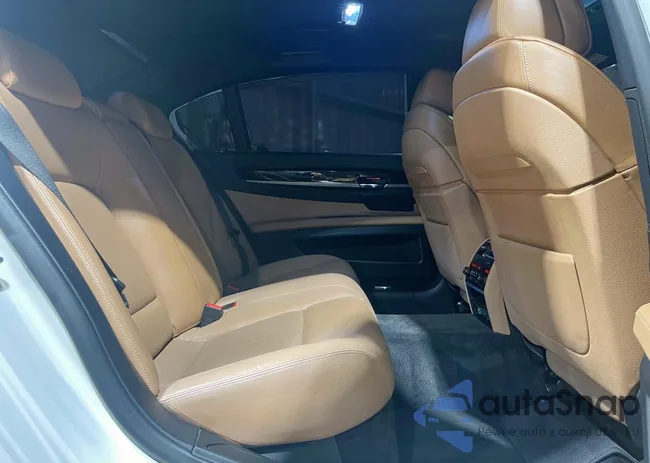 WBAKB8C58ACY64395: 68226865