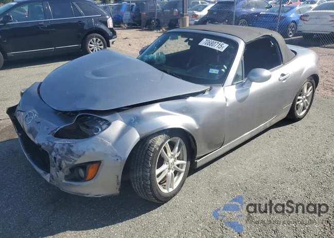 JM1NC2JF7B0219455: 70680715