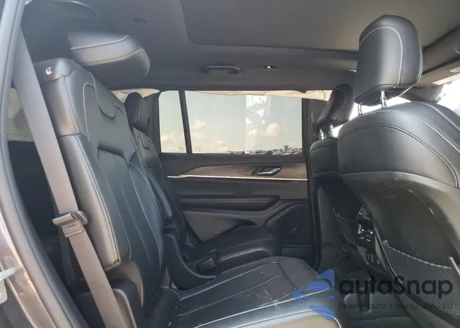 1C4RJKBGXR8593603: 67968675