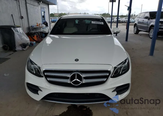 WDDZF4JB9HA160953: 71052975