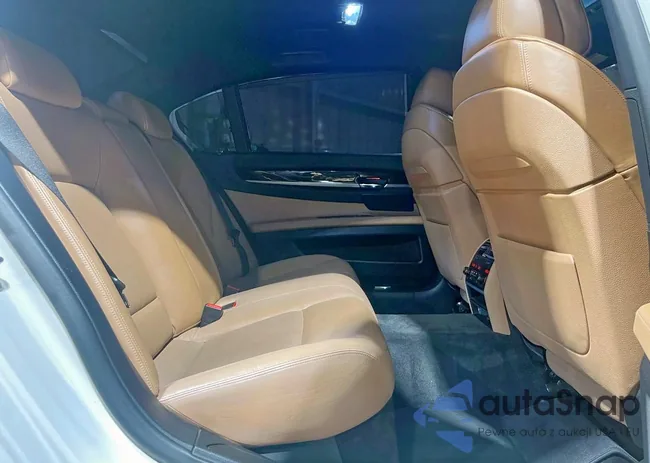 WBAKB8C58ACY64395: 68226865