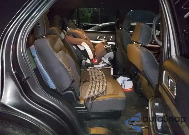 1FM5K7DH7HGC68020: 67654345