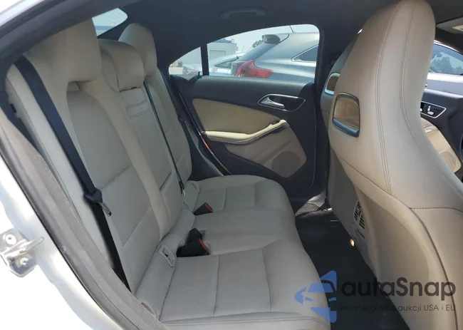 WDDSJ4EB4JN628435: 67759255