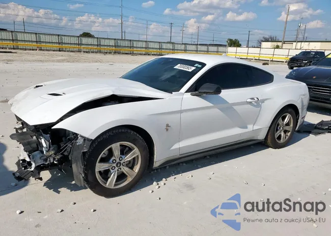 1FA6P8TH1M5147562: 70000565