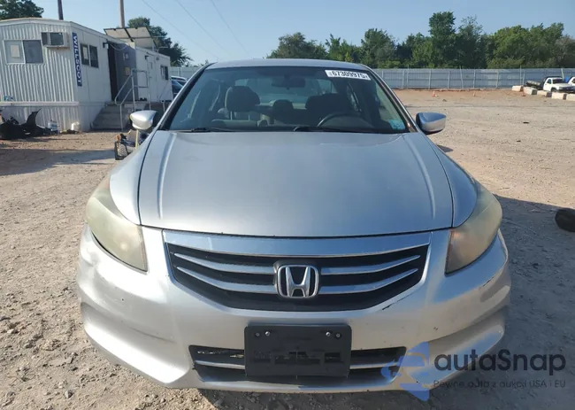 1HGCP2F36BA084605: 67309975