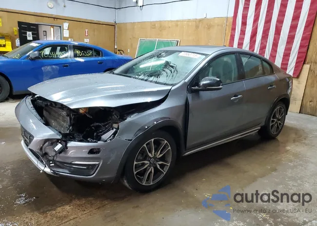 YV440MUM8H2004283: 70660715