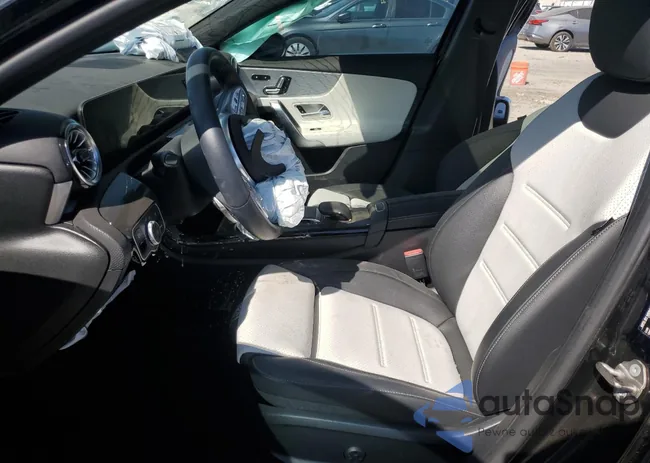 W1K3G4EB5NJ331903: 70472085