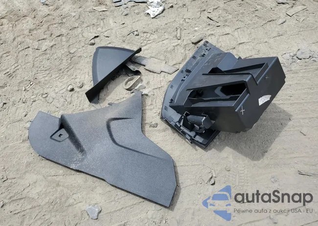 1FADP3F27DL263958: 68863075