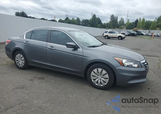 1HGCP2F34BA144784: 68772705