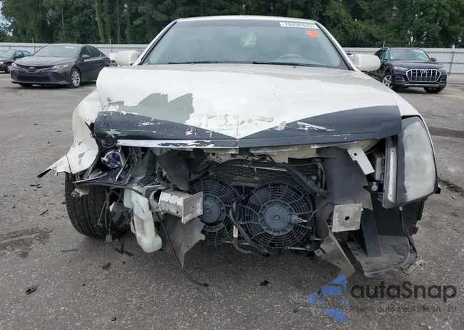 1G6DC67A460190343: 70456825