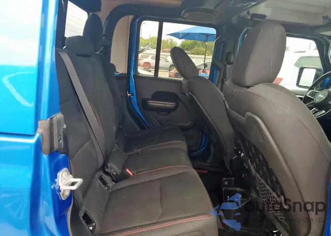 1C6JJTBG4LL161927: 71211695