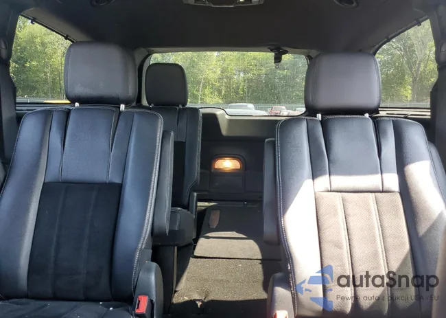 2C4RDGCG8HR631268: 68447925