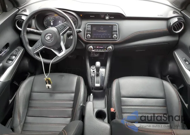 3N1CP5DV8LL576568: 64700885