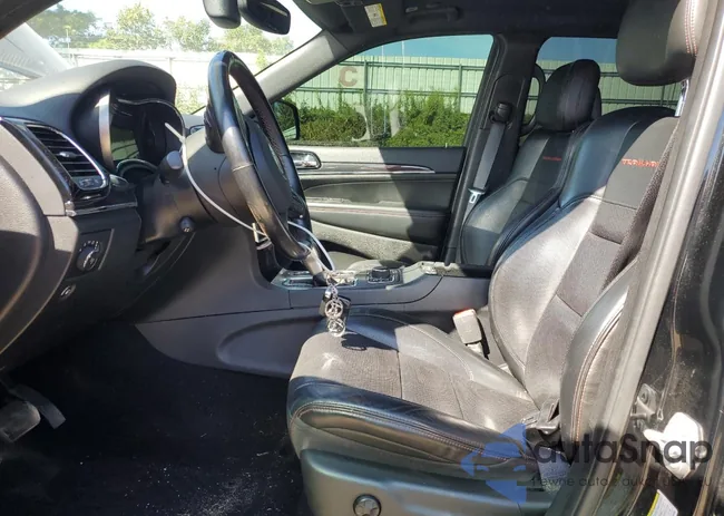 1C4RJFLT6LC185588: 70190395