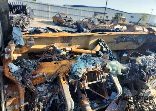 1FMEE5DP0PLB49220: 67376025