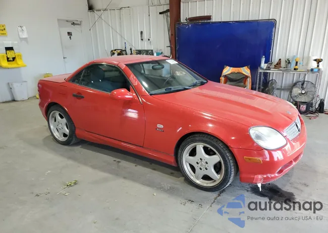 WDBKK47F3XF094904: 70184295