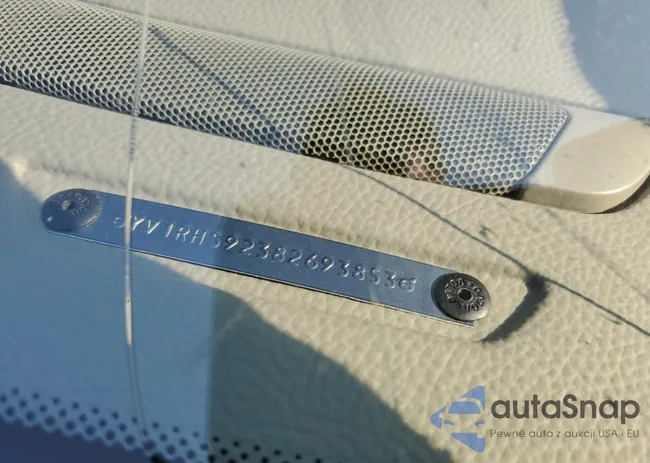 YV1RH592382693853: 70544385