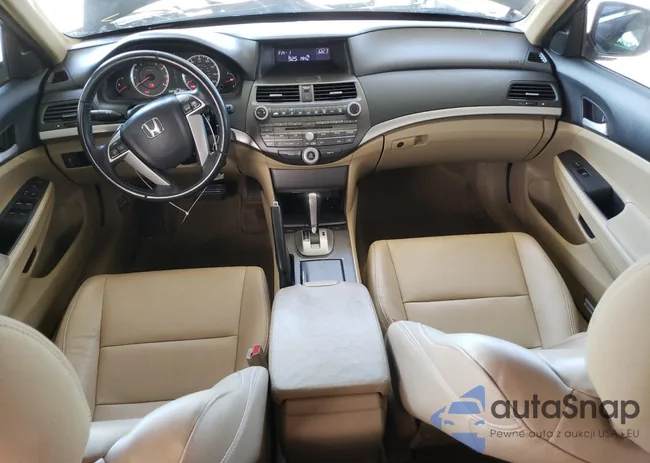 1HGCP2F61BA141576: 68972405