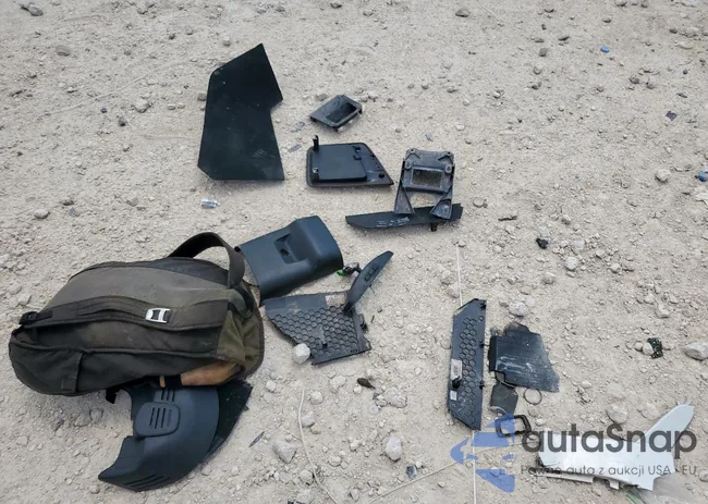 YV4102DK3M1840279: 70485065